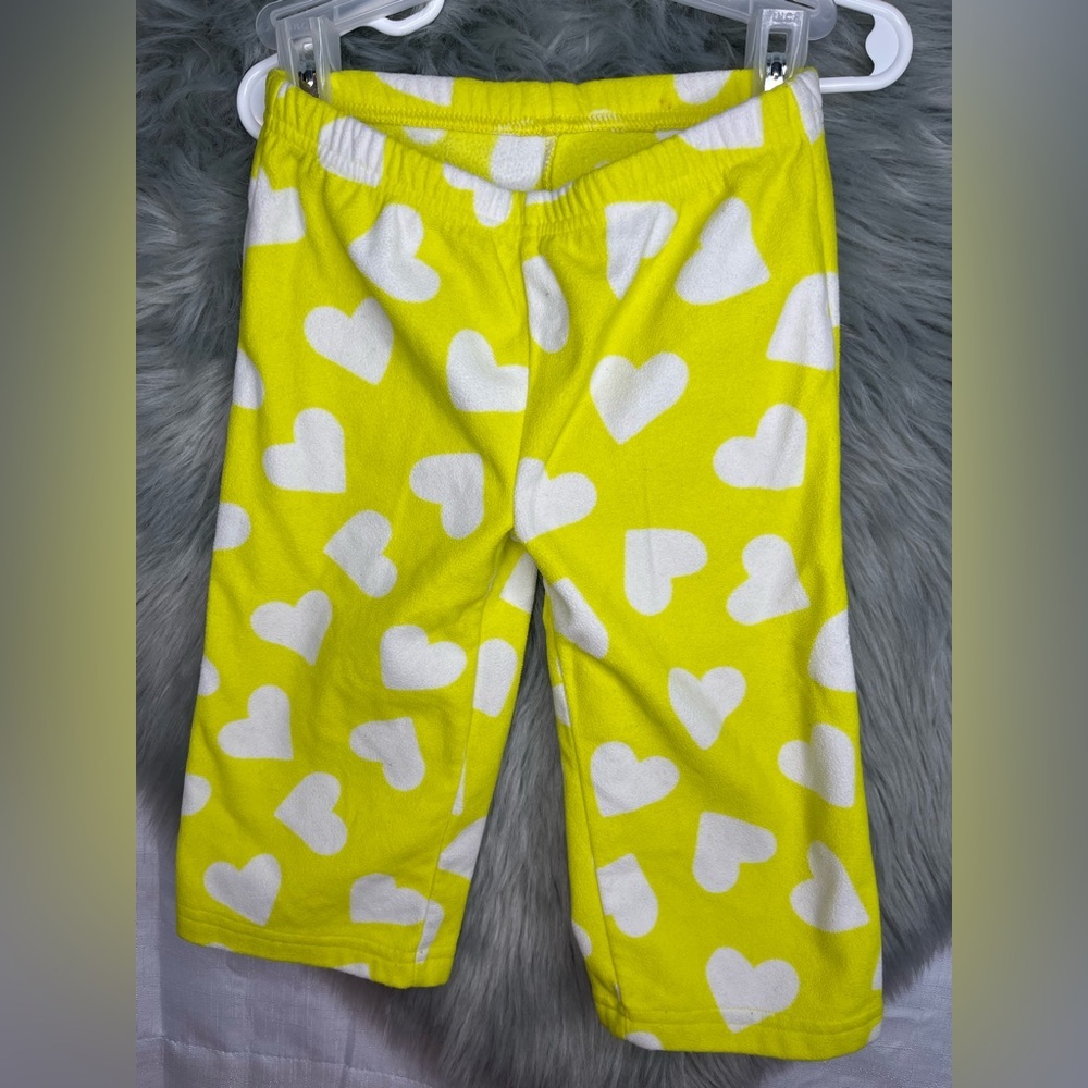 🪩 Neon yellow fleece pajama bottoms with hearts size 24 months